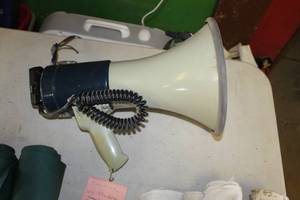 lot 342 image: Radio Shack Powerhorn Bull Horn 32-2038A
