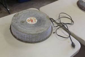 lot 403 image: Electric Tank Heater