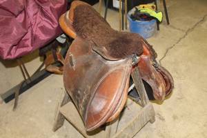 lot 301 image: Pessoa Leather Saddle Brown 16-12L