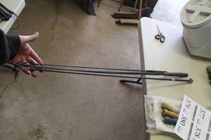 lot 374 image: Lot of (4) Dressage Whips