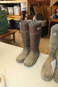 lot 392 image: LaCrosse Rubber Boots Brown 7