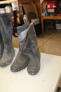lot 395 image: Rubber Boots 10