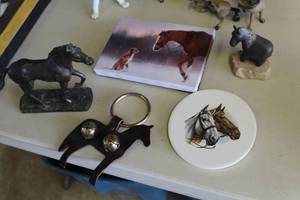 lot 615 image: Lot of (5) Horse Dcor