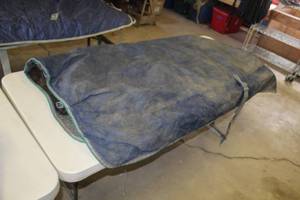 lot 658 image: Bucas Mediumweight Blanket Blue 75L