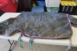 lot 661 image: Rhino Lightweight Blanket Blue 51L