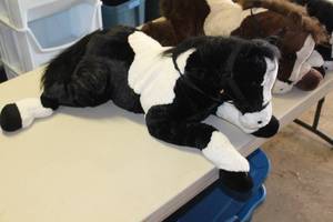 lot 693 image: Hug Fun Horse Plush Stuffed Animal Black & White 22L (with original tag)