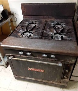 Vulcan Commercial Stove  (34 X 36...