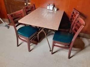 (1) Rectangle Folding Free Standing...