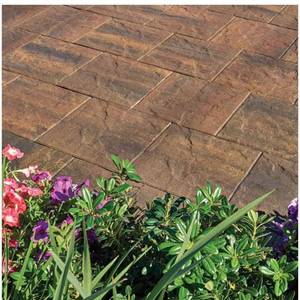 lot 31 image: Square16inx16inx2inWalnut Blend Concrete Step Stone (72-Pieces124 sq.ft.Pallet)