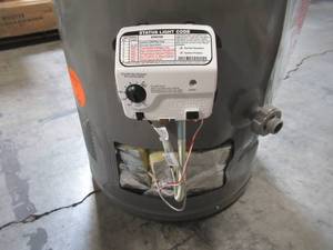 lot 313 image: Rheem Performance 40 gal. Tall 36,000 BTU Natural Gas Tank Water Heater XG40T06EC36U1
