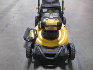 lot 69 image: Dewalt 21.5 in. 20-Volt MAX Lithium Ion Cordless Battery Walk Behind Push Mower DCMWP233U2