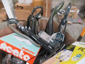 lot 332 image: WHOLESALE MIXED PALLET OF VACUUMS AND VACUUM ACCESSORIES