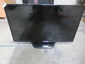 lot 30 image: LG 50 Class (49.5 Diagonal) 1080p LED TV 50LN5400