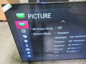 lot 33 image: LG Electronics 49UB8200 49-Inch 4K Ultra HD 60Hz Smart LED TV