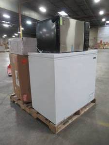 lot 235 image: WHOLESALE MIXED PALLET OF FRIDGES, FREEZER AND RANGE HOODS