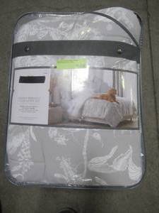 lot 801 image: Threshold King Floral Printed Family Friendly Comforter Sham Set in Gray - NEW