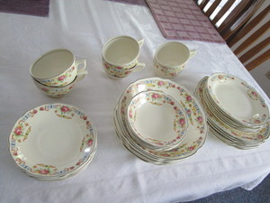 China service for 6, Soups, sauce, ...