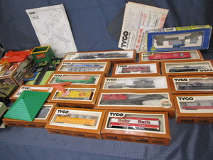 Vintage electric train set, HO scal...