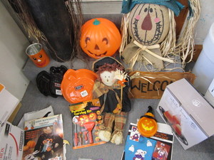 Halloween decorations post witch, ...