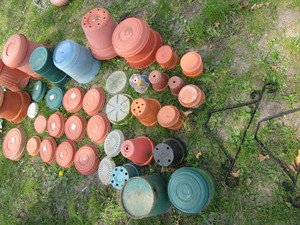 Planter pots clay & plastic...