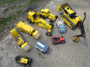 Tonka 164 scale road grader, trans...