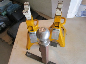 Jack stands pair of 3T, 1-78 ball...