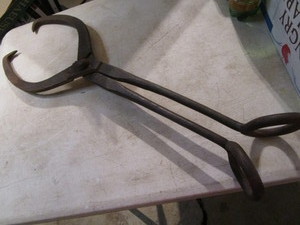 Primitive ice tongs, approx 30L...