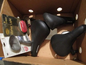 Bicycle seats Schwinn, Velo, mirro...