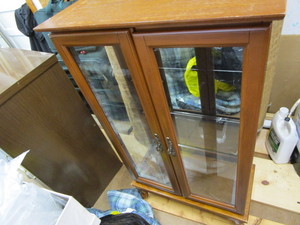 Curio cabinet, lighted with glass s...