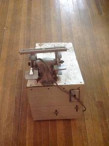 lot 329 image: Bench Grinder