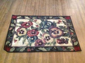 lot 339 image: 39 x 56 Shaw Industries Rug