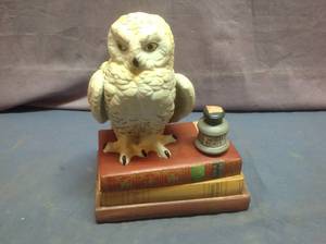 lot 344 image: Ezra Brooks Owl Decanter