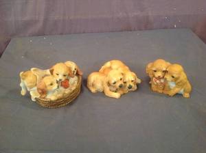 lot 362 image: Homco Puppy Figures