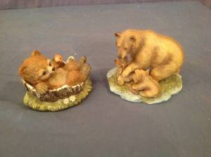 lot 363 image: Homco Bear Figures