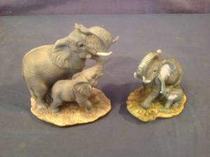 lot 374 image: Homco Elephants