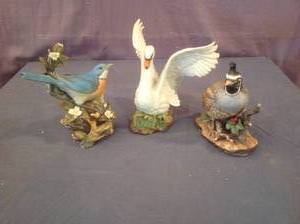 lot 381 image: Homco Figurines including Swan