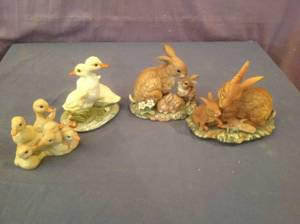lot 384 image: Homco Figurines