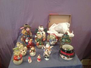 lot 395 image: Holiday Decor