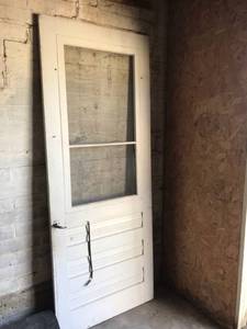 lot 405 image: Wood Screen Door