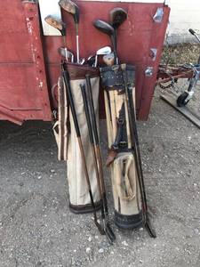lot 420 image: Vintage Golf Clubs & Bags