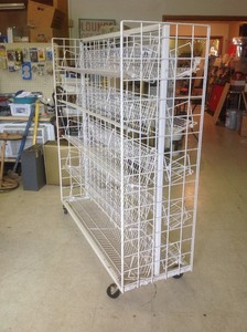 lot 432 image: Display Shelf on Wheels