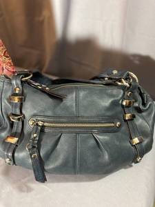 B Makowski Genuine Leather Purse