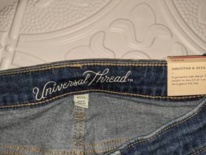 3 Universal Threads Jeans Sz 4 New