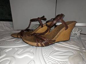 Kenneth Cole Reaction Brown Sandals