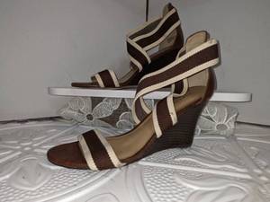 Anne Klein BrownWhite Strappy Wedge Sandals Sz 7
