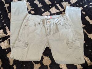 Sz 6 Cabi Light Green Skinny Pants
