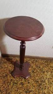 Mahogany Pedestal Plant Stand