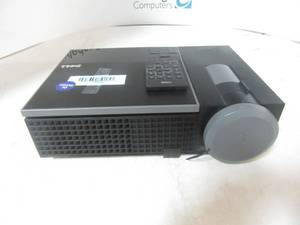 lot 19 image: Dell 1610H Projector wremote 