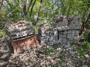 (5) Pallets of Brick (Bring Pallets...