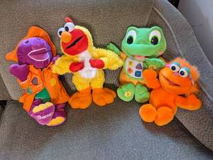 Lot of Toys from 80s - Tickle me Elmo, Barney 